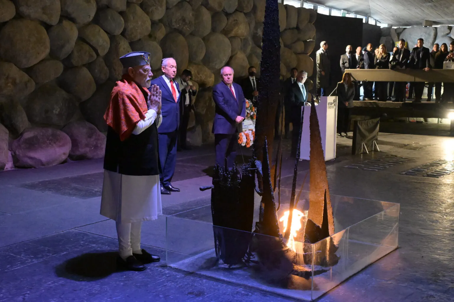 प्रधानमंत्री ने याद वाशेम – द वर्ल्ड होलोकॉस्ट रिमेम्बरेंस सेंटर का दौरा किया